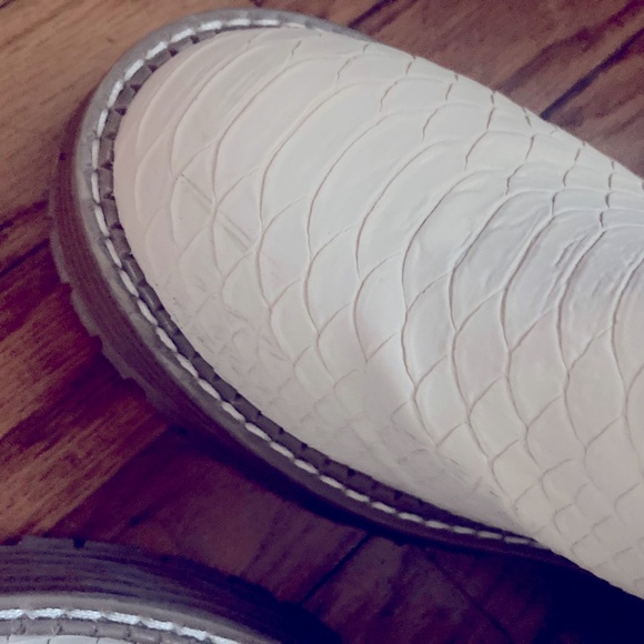 NWOT platform Chelsea python ankle boot - Picture 13 of 16